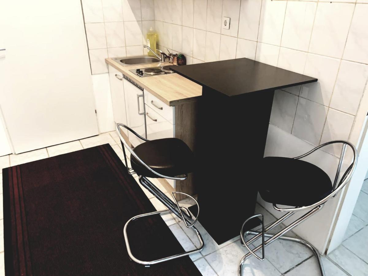 Rainbow Apartment Wenen Buitenkant foto
