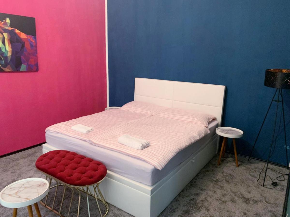 Rainbow Apartment Wenen Buitenkant foto
